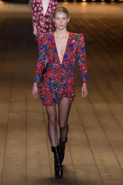 Look 60